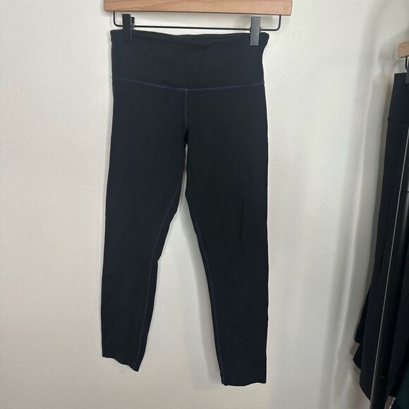 Lululemon Wunder Under Cropped Leggings - Picture 1 of 3